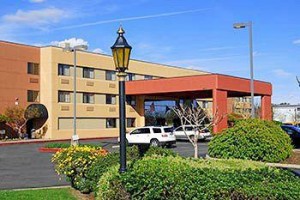 Oxford Suites Redding voted 2nd best hotel in Redding