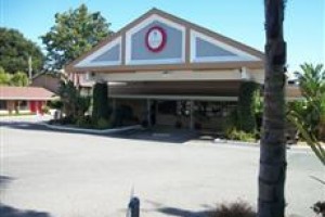 Camino Inn and Suites Image