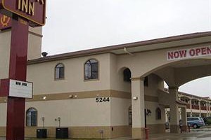 Palace Inn Baytown Image