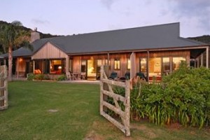 Pawhaoa Bay Lodge voted  best hotel in Whangaruru