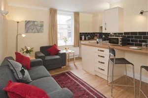 Peartree Serviced Apartments Salisbury Image