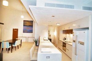Peninsula Airlie Beach Image