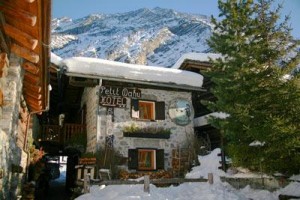 Petit Dahu voted 10th best hotel in Cogne