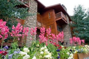 Pine Ridge Condominiums voted 3rd best hotel in Breckenridge