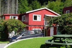 Pinewood Lodge Image