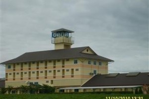 Pinic Bowin Hotel Image