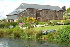 Polhilsa Farm voted 4th best hotel in Callington