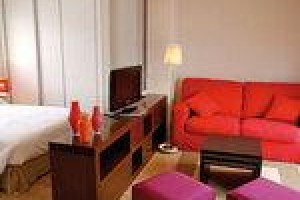 Pont de Pedra Apartaments Girona Image