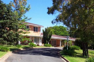 Poplars Motel voted  best hotel in Mittagong