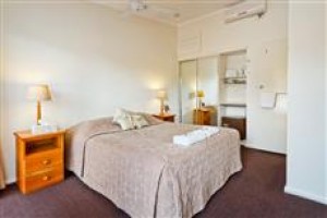 Premier Motor Inn Image