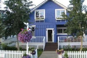 Purple Mountain Lodge Bed & Breakfast and Day Spa Image