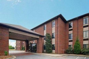 Quality Inn And Suites Hickory Image