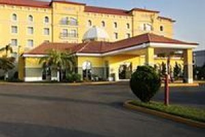 Quality Inn Nuevo Laredo Image