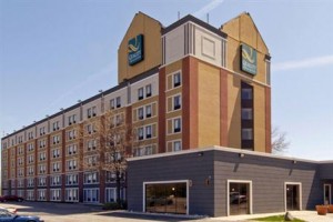 Quality Inn & Suites Airport Mississauga Image