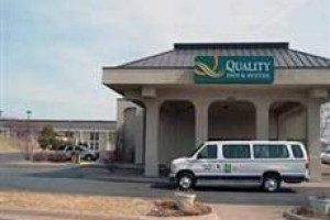 Quality Inn & Suites Moline Image