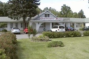 Queensway Motel Image
