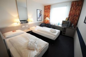 Ramada Hotel Frankfurt Airport West Image