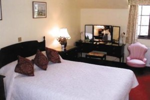 Random Hall Guest House Horsham (England) voted 2nd best hotel in Horsham 