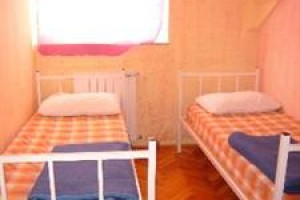 Ravnice Youth Hostel Image