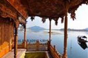 Real Paradise Houseboats Image