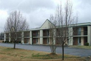 Red Carpet Inn Rocky Mount Image