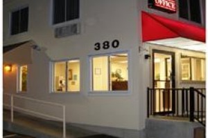 Red Carpet Inn & Suites New London Image