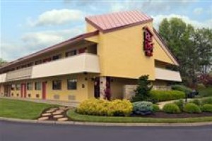Red Roof Inn Cincinnati Northeast - Blue Ash Image