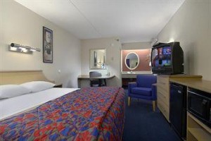 Red Roof Inn Cincinnati Sharonville voted 6th best hotel in Sharonville