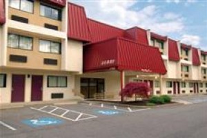 Red Roof Inn Cleveland Middleburg Heights Image