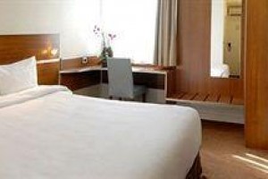 Regency Inn and Suites Rosenberg Image