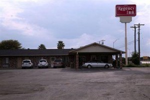 Regency Inn Hondo Image