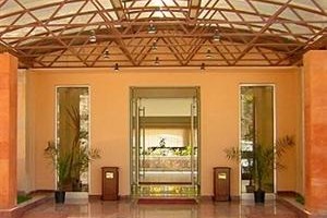 Hotel Regineh Image