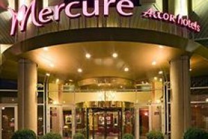 Mercure Aparthotel le Scenario voted 4th best hotel in Boulogne-Billancourt