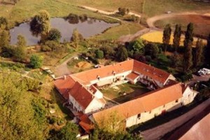 Restaurant Gites De La Ferme Des Moulineaux voted  best hotel in Bailly