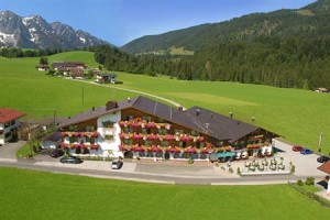 Riedl voted 9th best hotel in Kossen