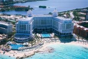 Riu Palace Las Americas voted 5th best hotel in Cancun