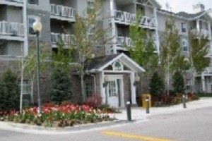 River Oaks Apartments & Suites Image