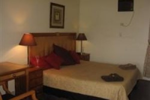 Riverlodge Tropical Motel Image