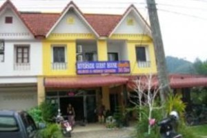 Riverside Guesthouse Image