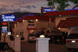 Riverside Motel Image
