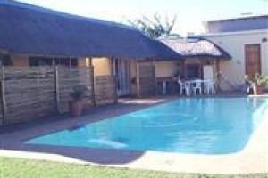 Riversway Guest House and At Eezzze Self Catering East London Image