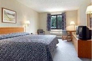 Riverview Inn & Suites of Oconto Image