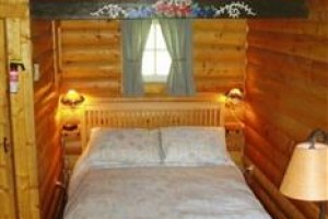 Rocky Mountain Cabins voted  best hotel in Blaeberry