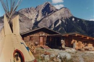 Rocky Mountain Log Chalet voted 2nd best hotel in Blaeberry