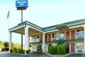 Rodeway Inn Macon Image