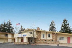 Econo Lodge Wisconsin Rapids Image