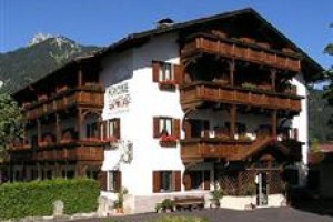 Hotel Romantik - Krone voted  best hotel in Lechaschau