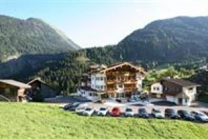 Romantikhotel Dornauhof Finkenberg Image
