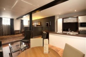 Roomzzz Newcastle City Image