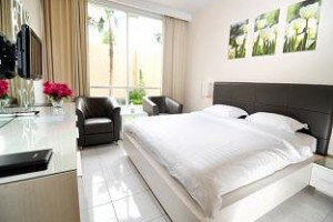 Royal Hotel n' Lounge Image